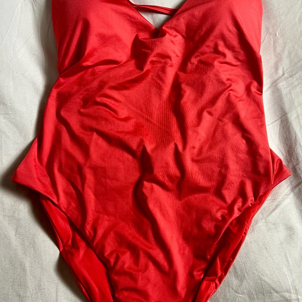 NWT Trina Turk One-Piece Monaco Twist Back Swimsuit, Color Flame, Size 12.